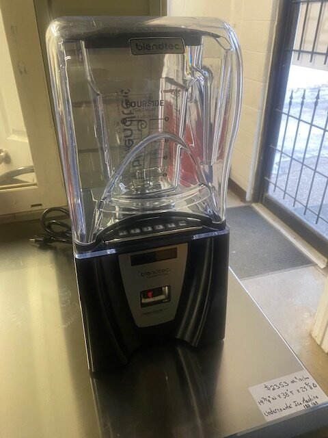 Commercial Clearance Blendtec Blender with Low Noise Quiet Package 110V