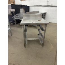 Used 26″ Work table with Bun Tray Underneath WTWBT26-CL