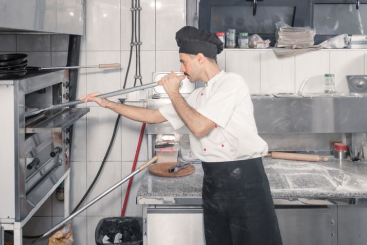 Perfect Pies: A Guide to Commercial Pizza Ovens