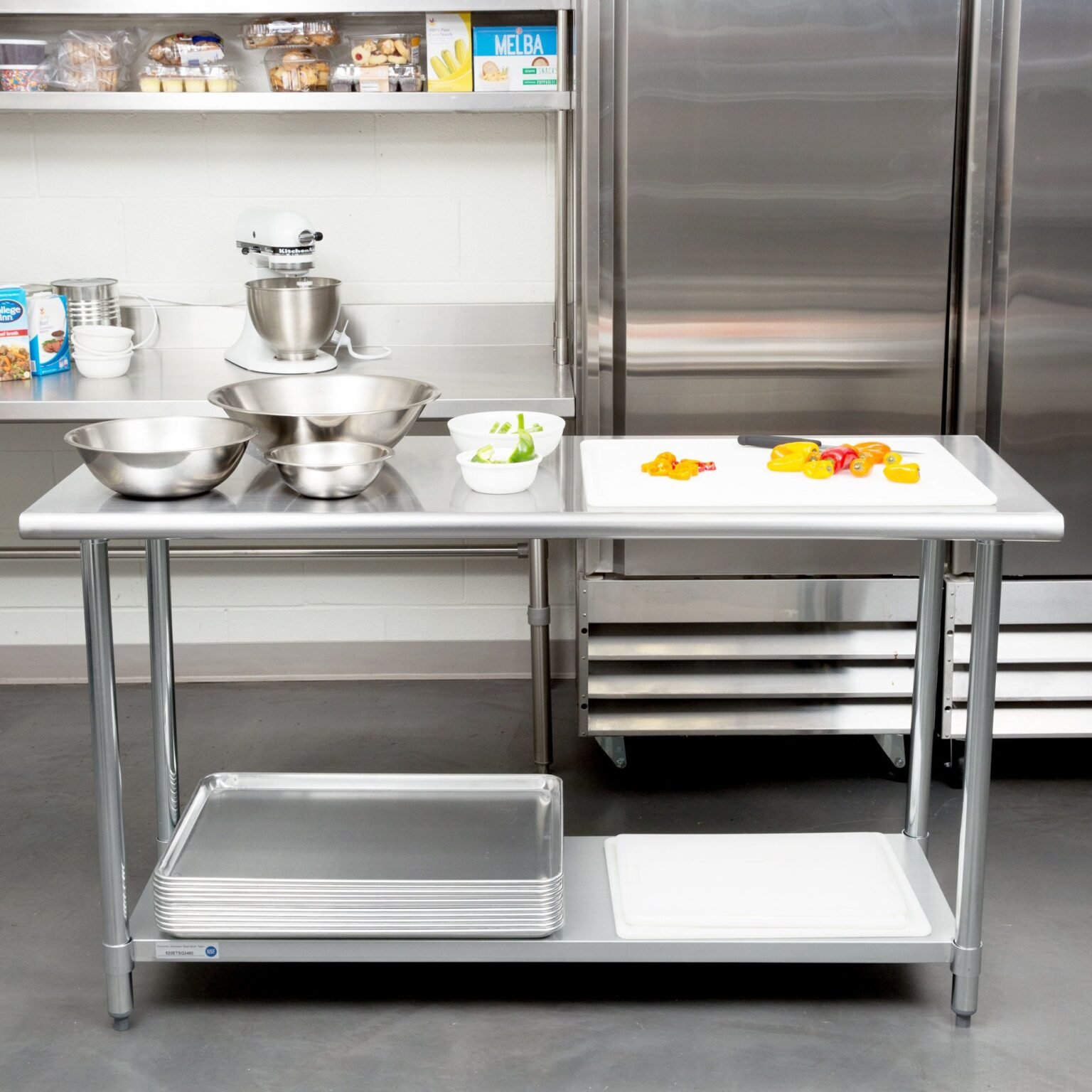 7 Reasons Why Commercial Food Preparation Tables are a Must-Have for Restaurants