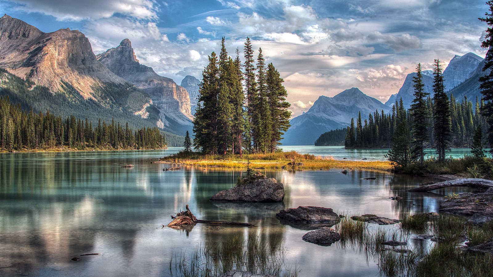 Keep Things Cool With Our Ice Machines!