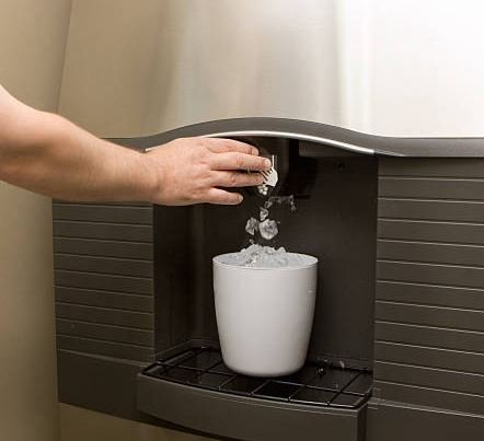 See How a Commercial Ice Machine Dispenser Can Add Value to Your Hotel Service